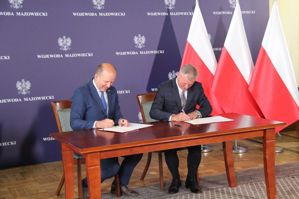 Podpisanie umowy z wojewodą mazowieckim na dofinansowanie przebudowy ulicy Szafirowa/Traktorzystów na Wacynie